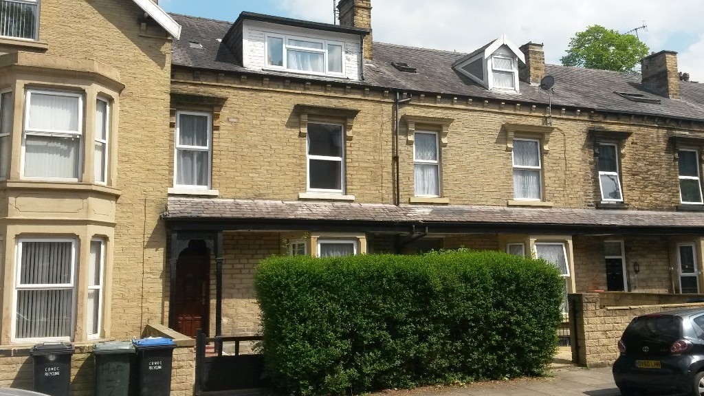Very Spacious 5 Bedroom House, Manningham BD8 in Bradford, West