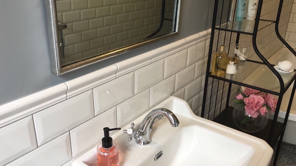 White Dado border tiles, moulding x 32 in Crosshill, Glasgow Gumtree