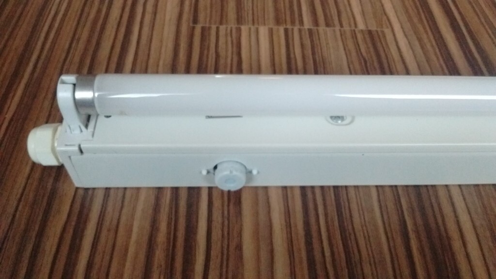 Retrofit Led Tubes In A Fluorescent Fitting