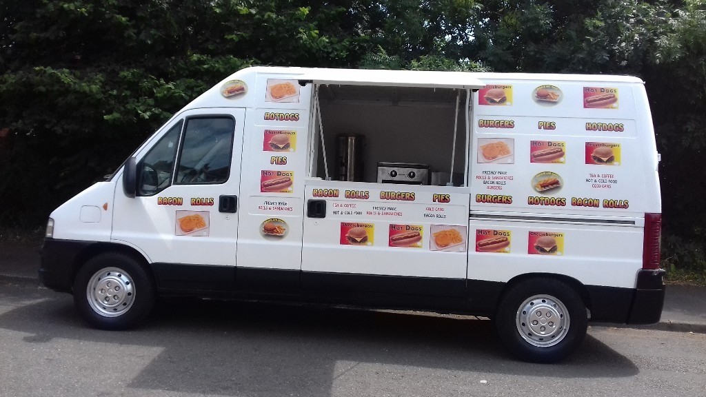 MOBILE CATERING VAN FOOD BURGER HOT DOG VAN 7 MONTH MOT VERY CLEAN in