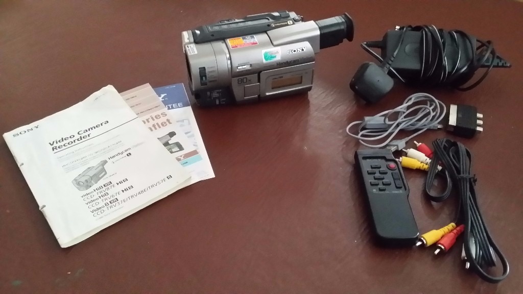 Sony Handycam CCDTRV67E PAL Hi8 Video8 8mm video camera camcorder + accessories in High