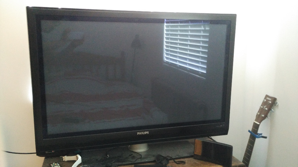 Plasma TV PHILIPS 42" S LC7.2E PA **quick sale** in Leytonstone
