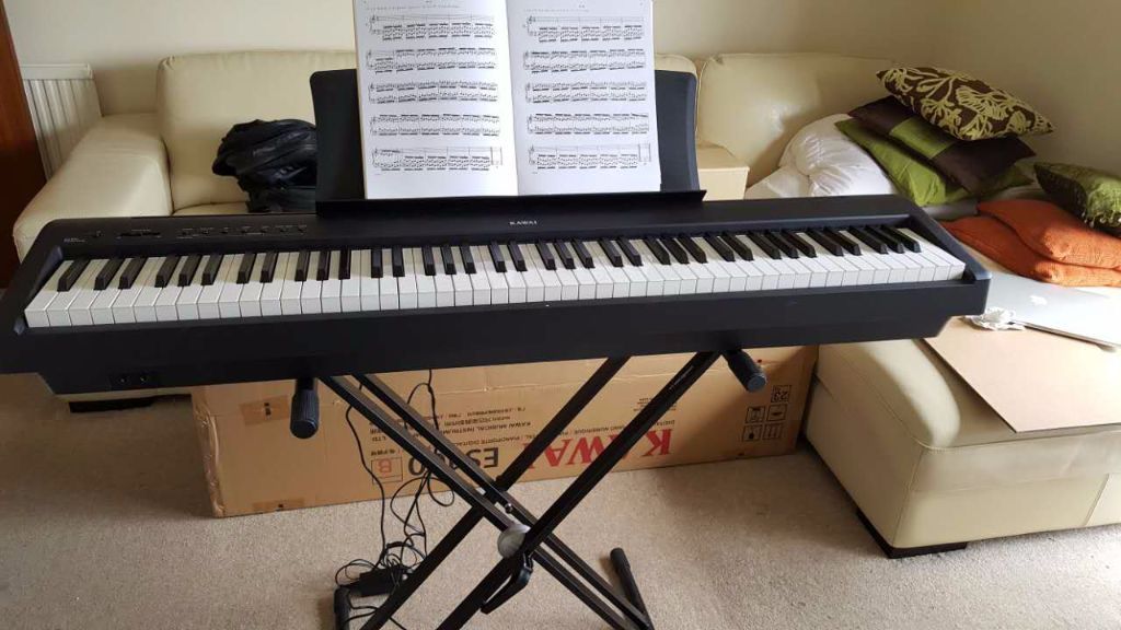 Kawai ES100 Digital Piano in Mint Condition with Extra!!! (Electronic