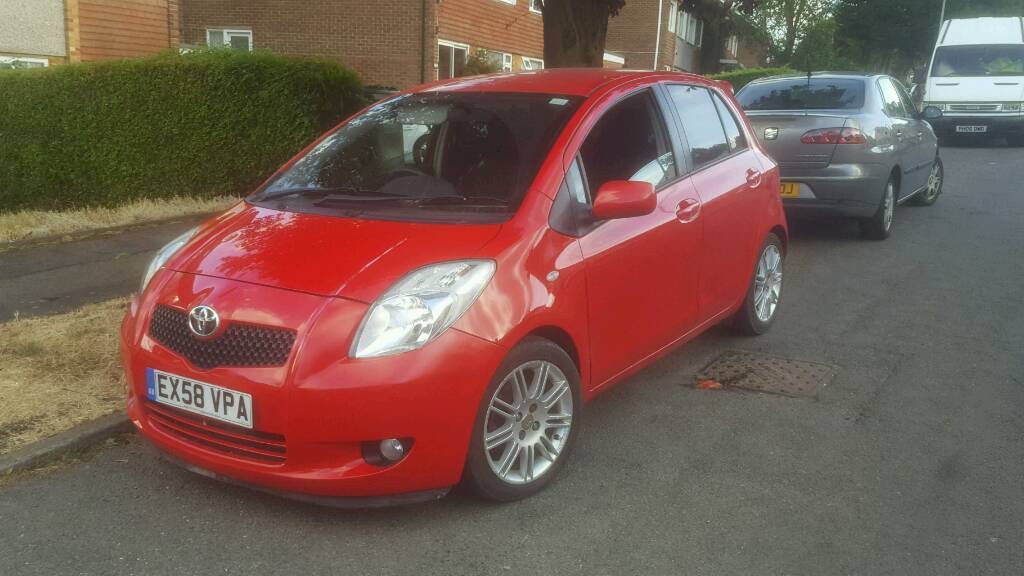 Бампер toyota yaris 2008