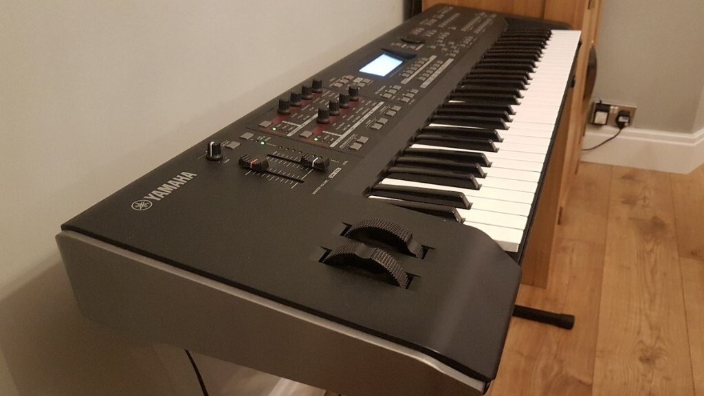 Keyboard Yamaha Mox6 Synthesizer Boxed. Very good condition. Bargain
