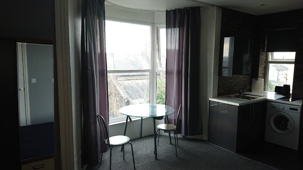 1 Bedroom /Studio Flat/Singleton Hospital/Singleton Campus/Swansea in