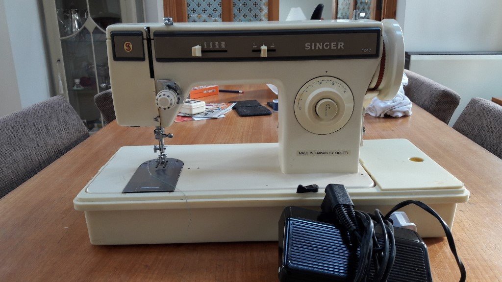Singer 1247 electric sewing machine in good working order in Grantham