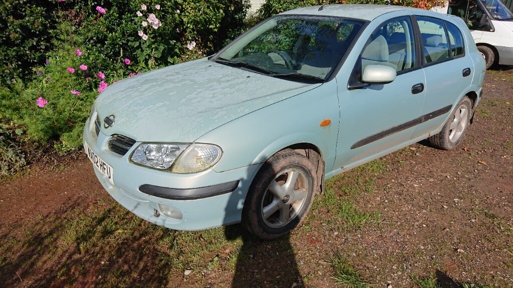 Nissan almera hatchback