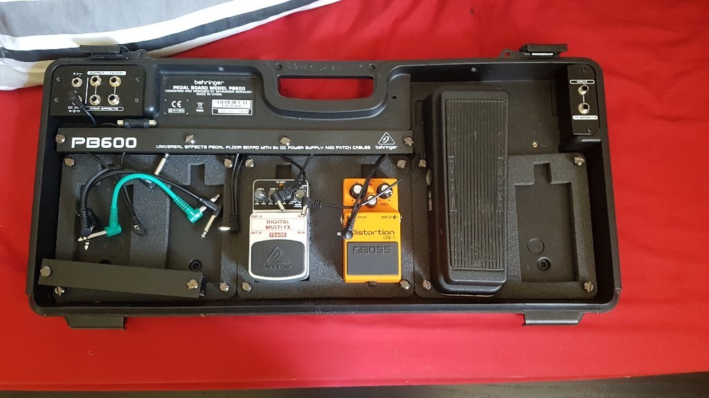 Behringer PB600 pedalboard with pedals in Greenock, Inverclyde Gumtree