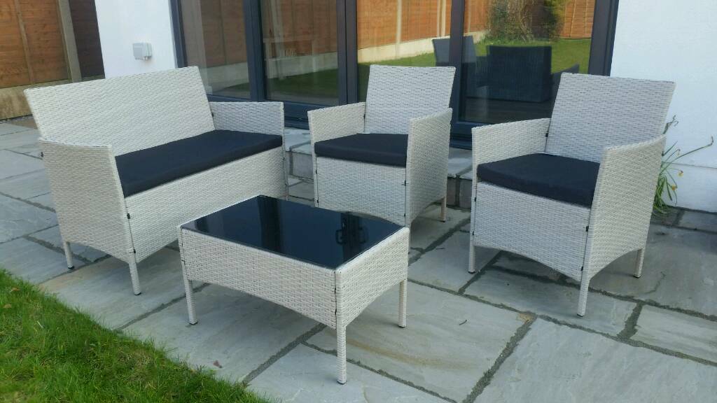 New Grey Rattan Garden Furniture Set with sofa chairs and coffee table