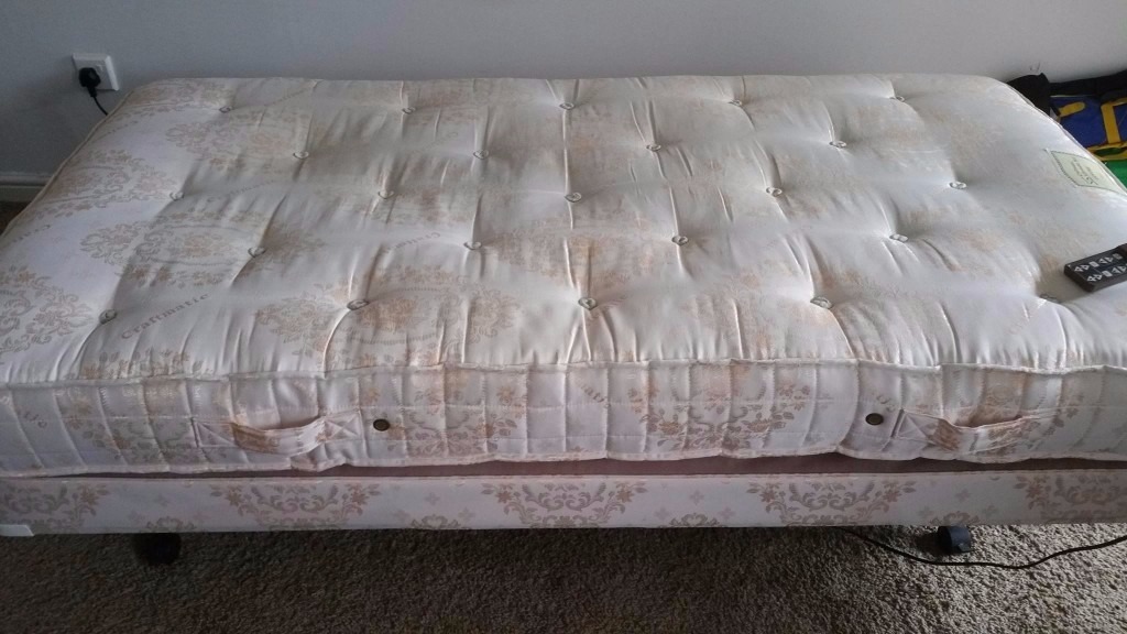 FULLY ADJUSTABLE CRAFTMATIC ELECTRIC SINGLE BED & MATTRESS. in