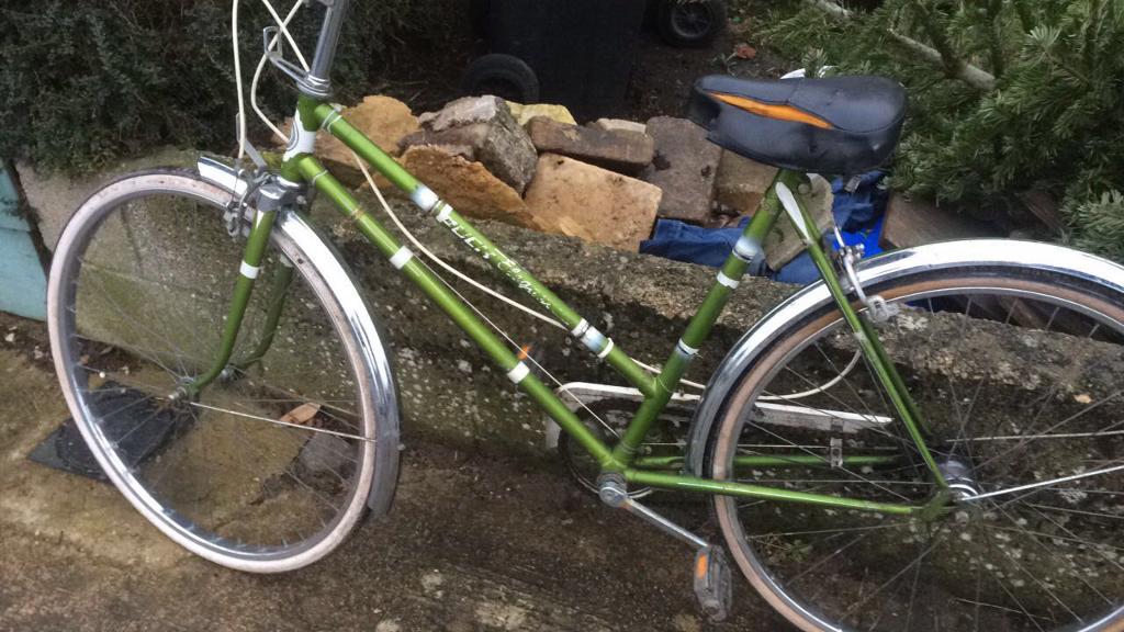 old fashioned ladies bike