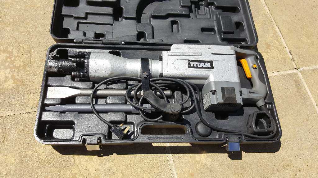 Titan TTB280DRH 1700W Hex Shank Breaker 230V Refurbished Perfect