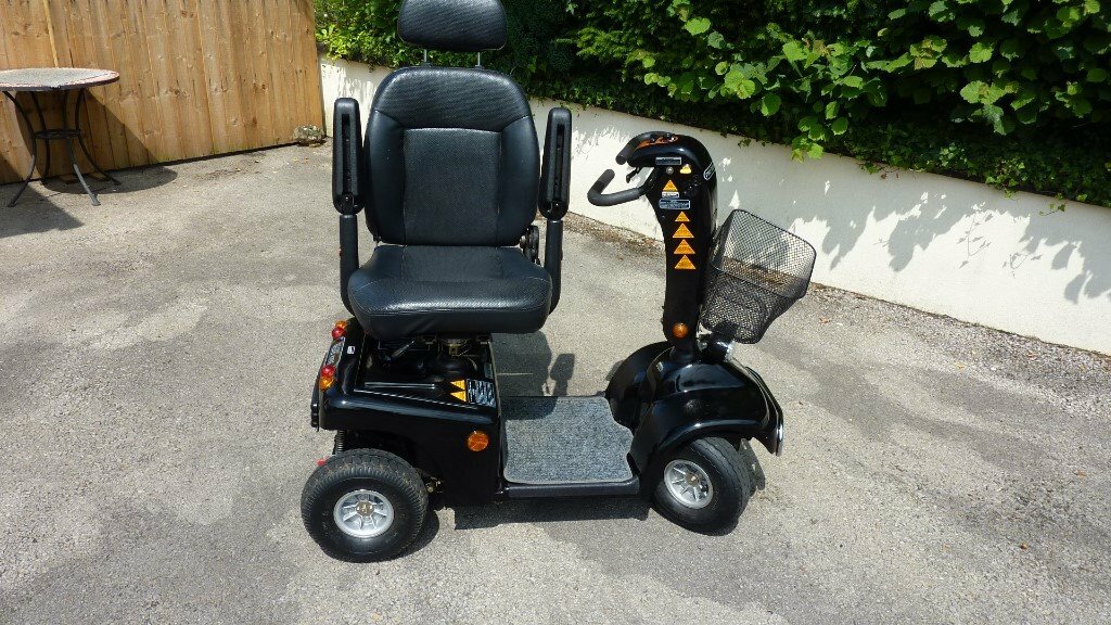 PRO RIDER ROAD KING CLASS 3 DELUXE MOBILITY SCOOTER EXCELLENT CONDITION