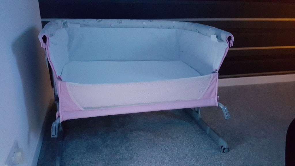 Chicco next to me crib (pink) immaculate condition in Lesmahagow