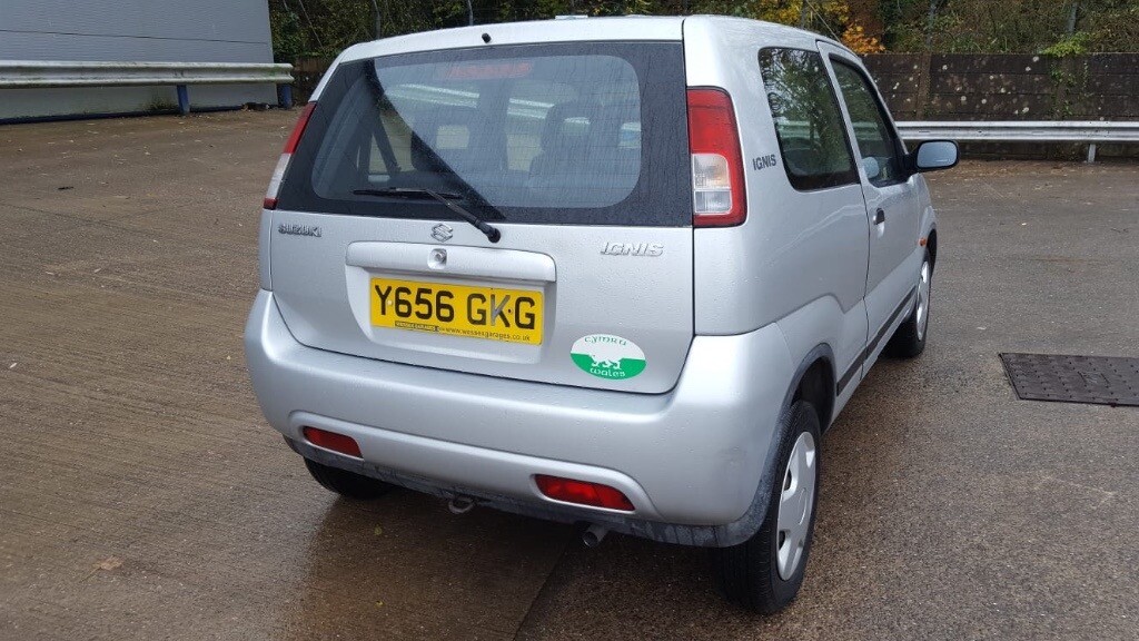 Suzuki ignis 2001
