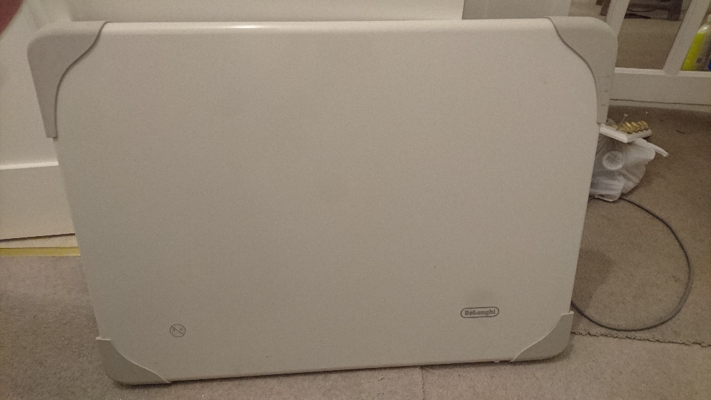 Delonghi HLP 600 wall mounted electric panel heater in Chelsea