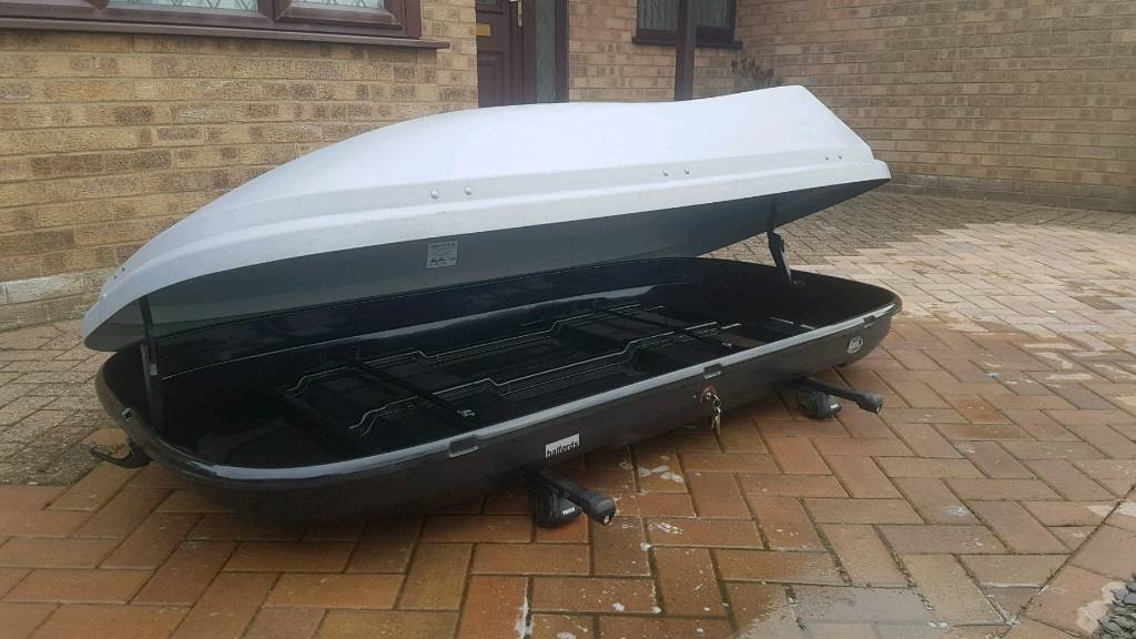 Halfords 580 Litre Roof box with Thule Roof Bars and Feet in Cherry