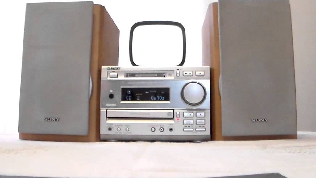 Sony Mini HiFi with CD player, radio, and mini disc player. (Model DHC