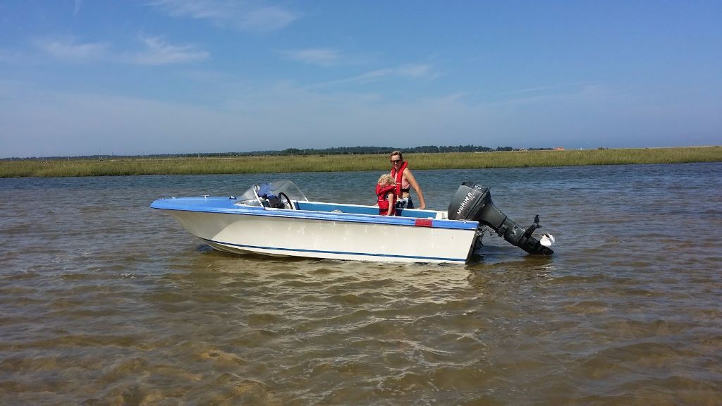 Classic 1970's Broom Scorpio Speedboat complete with trailer and