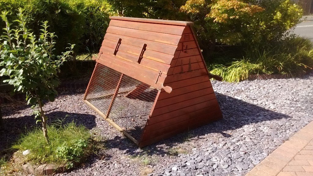 Hen House Chicken Coop With Enclosed Run Beneath For 6 8 Chickens In Poole Dorset Gumtree