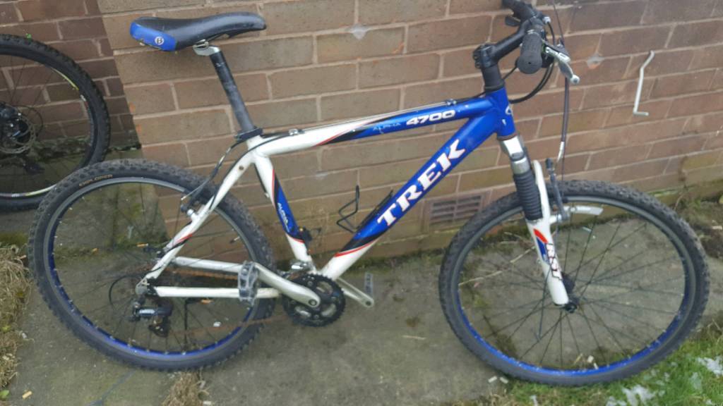 trek 4700 mountain bike