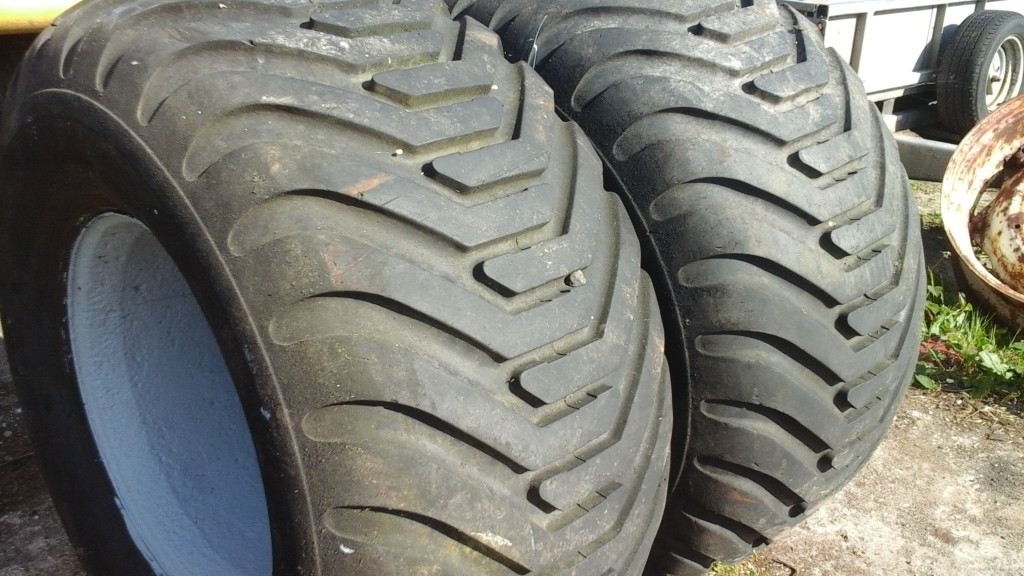 Flotation tyres in Stirling Gumtree