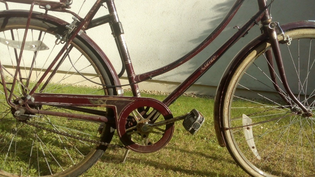 Beautiful Burgundy Raleigh Cameo Lady bike - $ 86