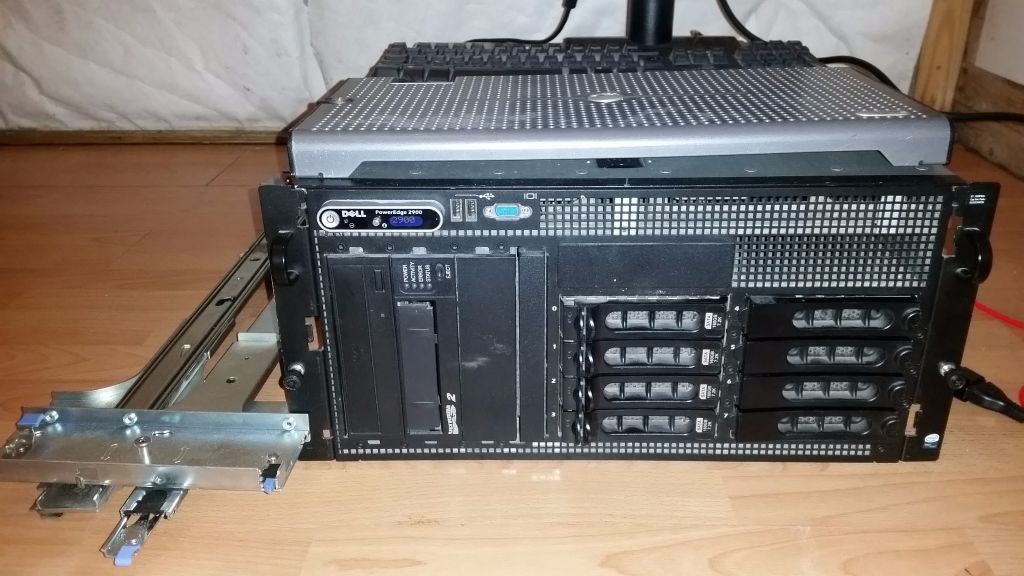 dell-poweredge-2900-iii-2-x-intel-r-xeon-tm-3-00-ghz-64-bit-cpus-20