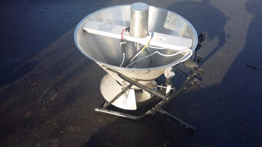 Atv quad salt spreader griter fert spreader in Stroud