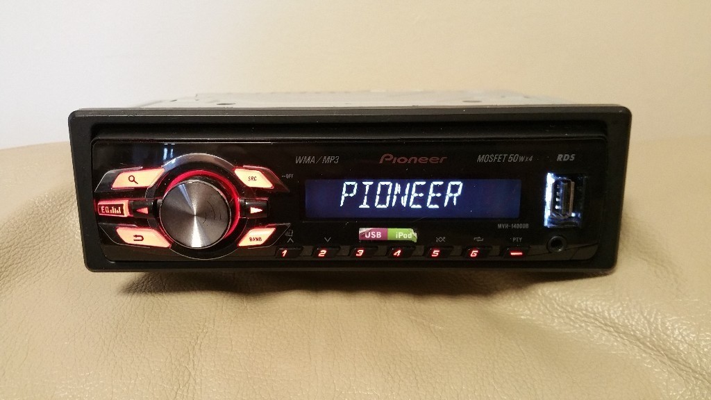 CAR HEAD UNIT PIONEER CD MP3 PLAYER WITH USB AUX AND RCA 4 x 50 WATT