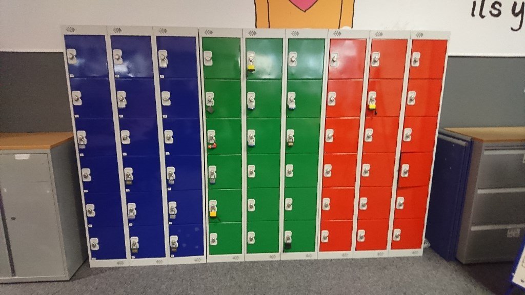 Excellent condition 10 banks of Lockers (18 in bank) 1ft Square