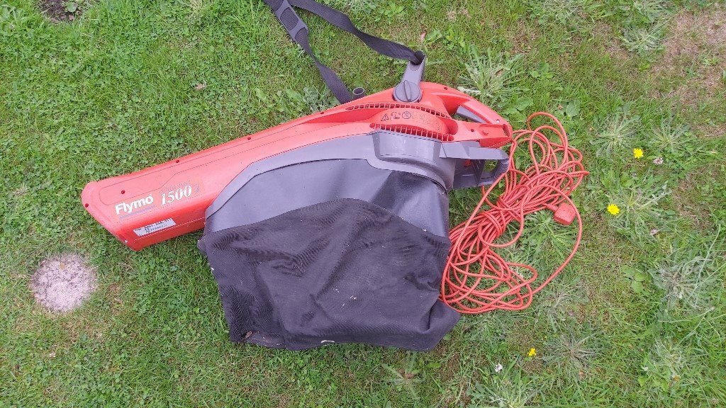 Flymo GardenVac 1500 Vacuum And Leaf Blower. in Wakefield, West
