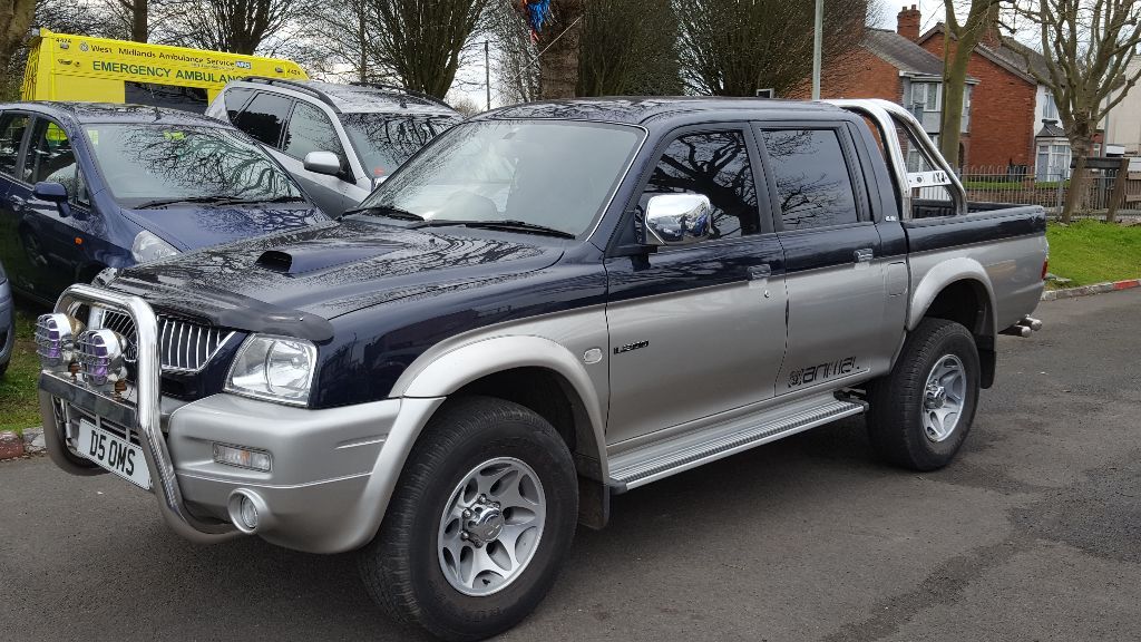 Mitsubishi l200 2005
