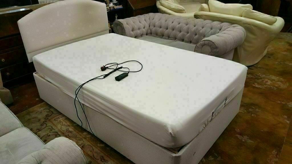 4 ft Fully Adjustable Electric Bed In Excellent Condition in Bearsden