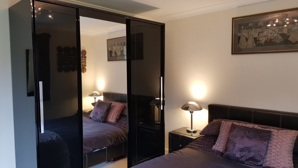 Black Italian Style Gloss 3 Door Mirror Wardrobe Lockable Drawer