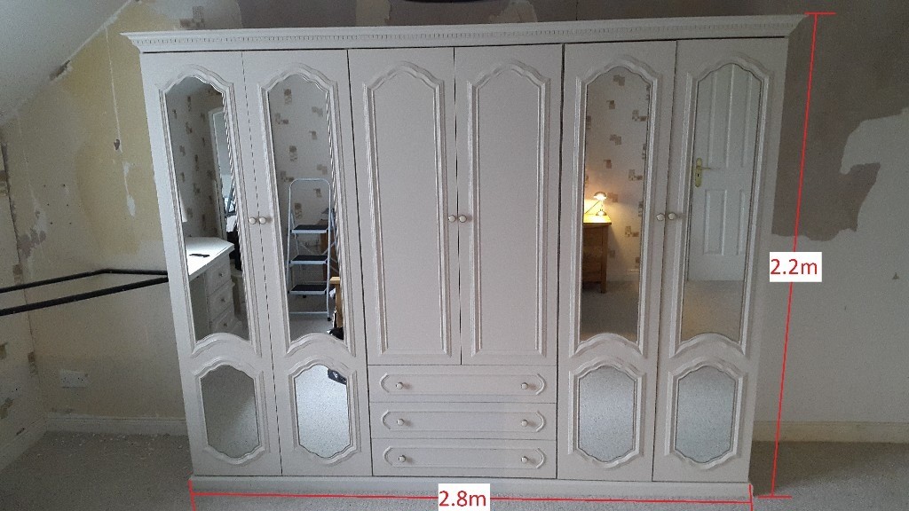Freestanding Or Built In Wardrobes Vanity Unit Freestanding Mirror