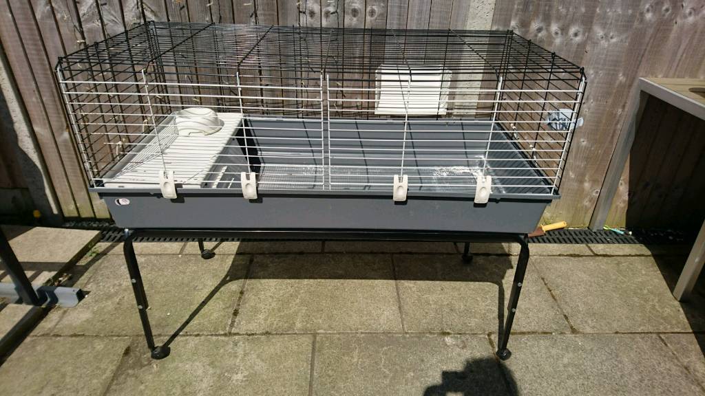 Ferplast 120 indoor guinea pig/rabbit cage and stand in Maidstone
