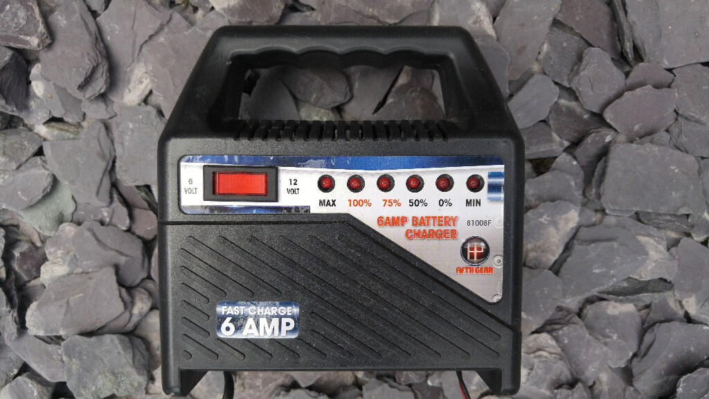 Fifth Gear 6amp 6v/12v car battery charger in Bicester, Oxfordshire