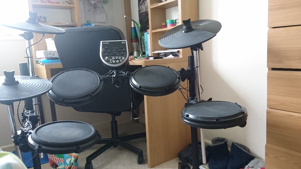 ALESIS DM6 (USB). Full kit, module and fully functional electronic