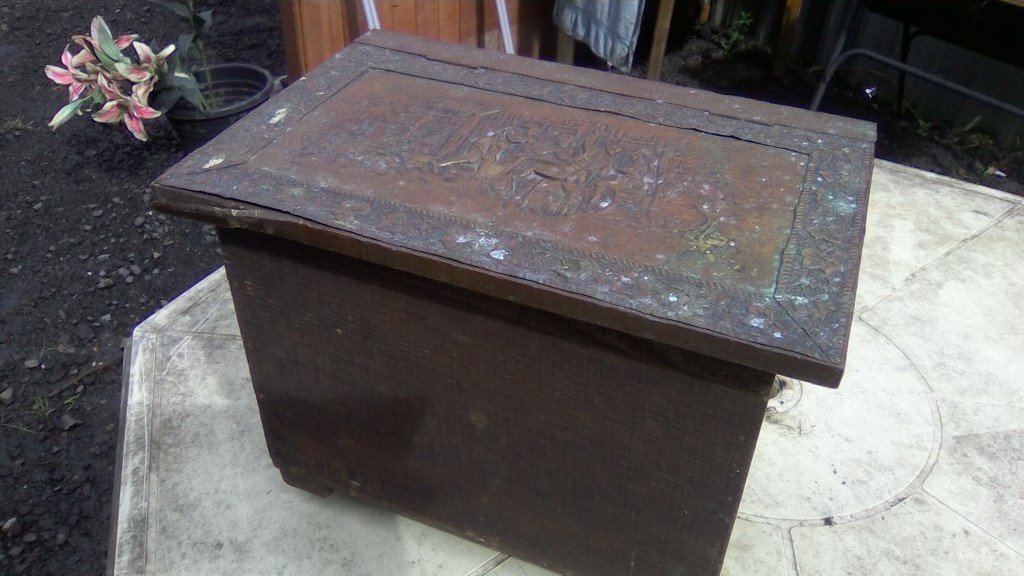 Antique brass embossed fireside log/coal storage box in Bonnybridge