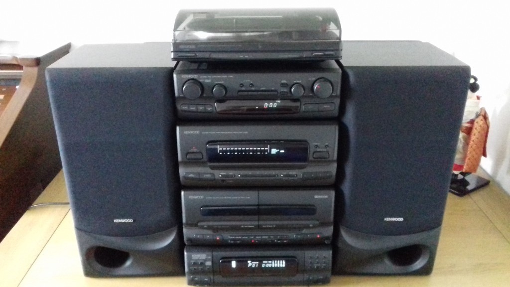 KENWOOD STACK SYSTEM 2 SPEAKERS 5 SECTIONS in Cheadle Hulme