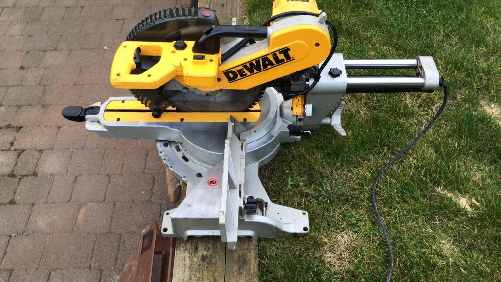 Dewalt dws780 chop saw and extendable stand with roller in Nuneaton, Warwickshire Gumtree