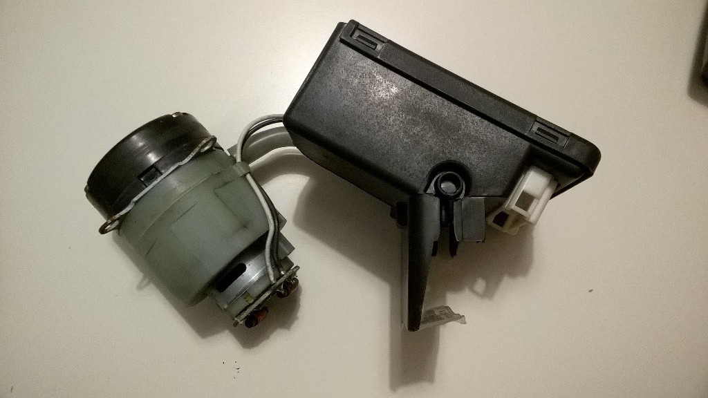 MERCEDES A CLASS 2003 CENTRAL LOCKING AIR VACUUM PUMP 1688000348 in