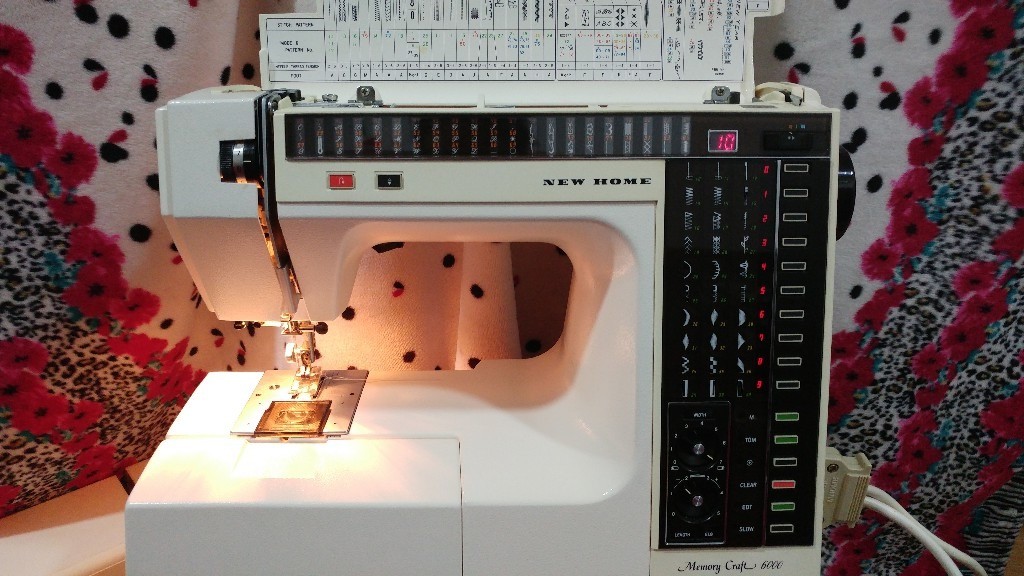 New Home Janome Memory Craft 6000 Sewing Machine in Heathrow, London