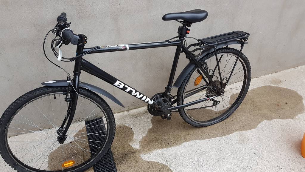 between rockrider 300