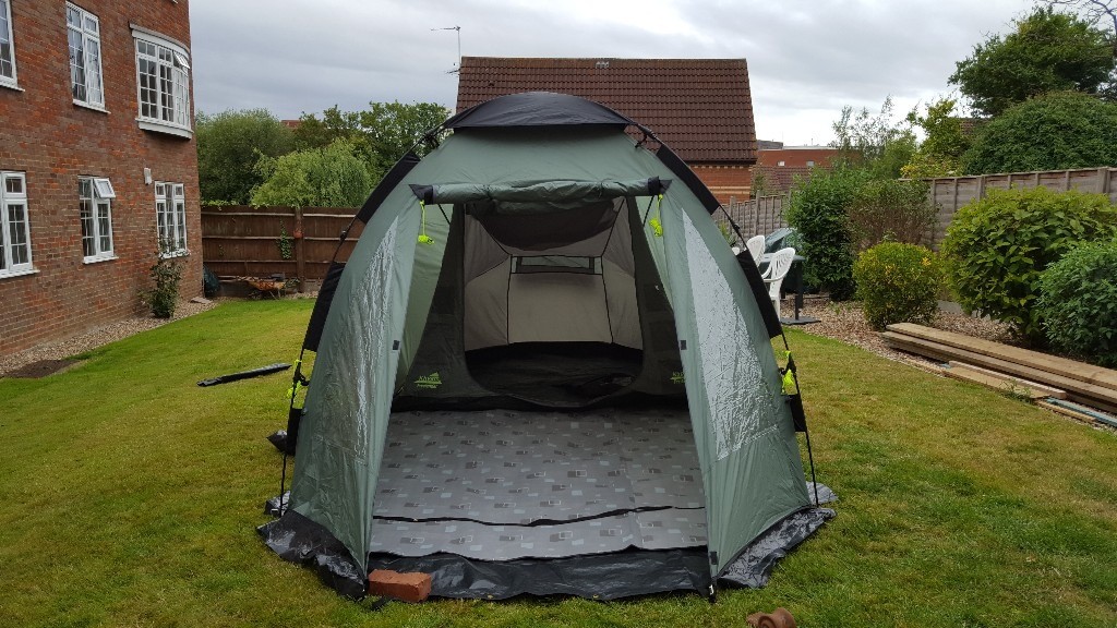 Tent, Khyam Freelander quick erect tent. Complete with outer groundsheet and canopy. Almost new