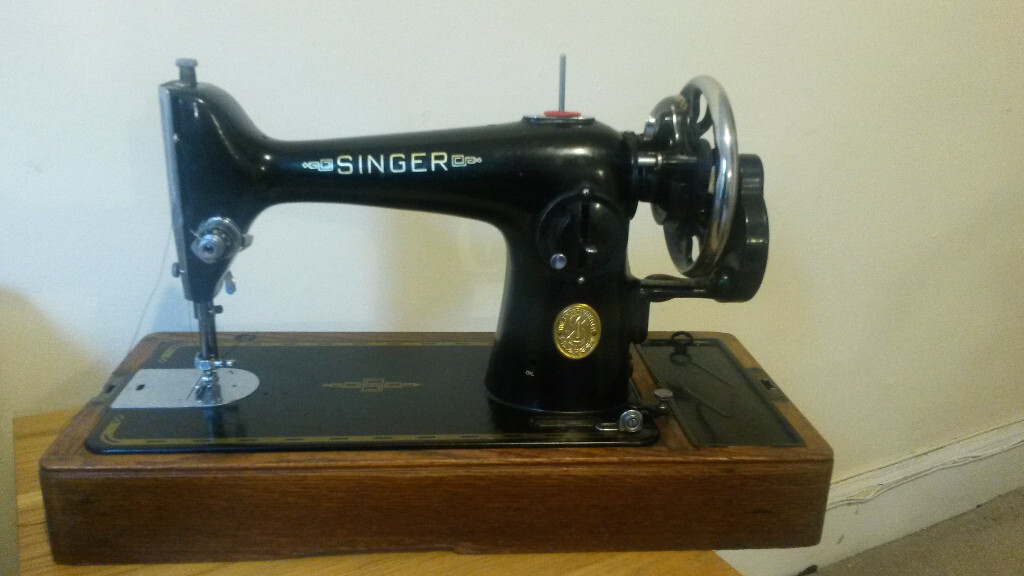 Antique 1930s Singer Sewing machine open to offers! | in Headingley