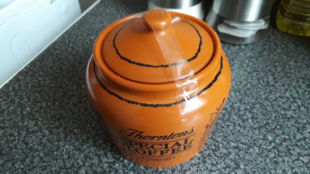 THORNTONS SPECIAL TOFFEE STONEWARE STORAGE JAR WITH LID in Gateshead