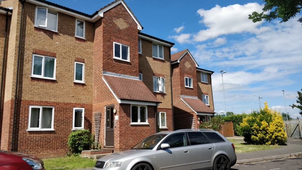 Lovely 1 Bedroom Flat On Express Drive , Goodmayes IG3 Very Close To